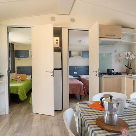 Sereno Camping Holiday Moniga del Garda Eksteriør bilde